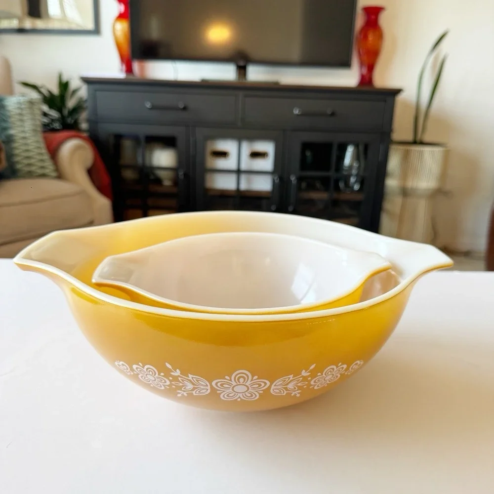 Lot of 2 Pyrex Butterfly Gold Cinderella Nesting Bowls 444 4 Qt 442 1.5 Qt MCM